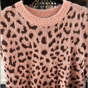 Pink leopard print sweater M/L